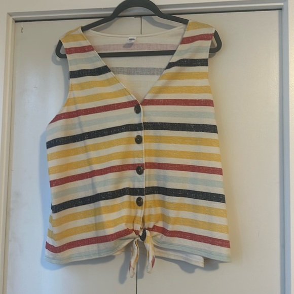 Old Navy XXL tank top with buttons - Picture 1 of 1